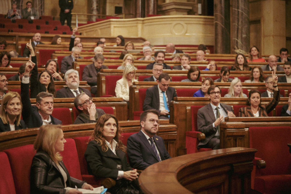 Votación en el pleno del Parlament