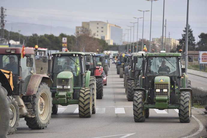 Tractores manifestándose en Aragón