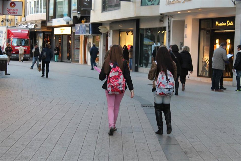 Archivo - ESCOLARES, ESTUDIANTES, MOCHILAS, ALUMNOS