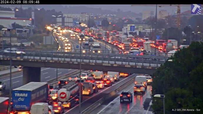 Tallada l'A-2 cap a Lleida a Abrera (Barcelona) per un accident