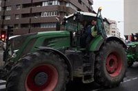 La cuarta jornada de protestas de agricultores en Málaga corta la A-7278 en Teba y la A-367 en Cañete la Real