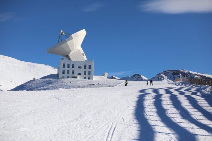 Archivo - Cabecera de pista en la zona de Loma Dílar en Sierra Nevada (Granada), en  imagen de archivo