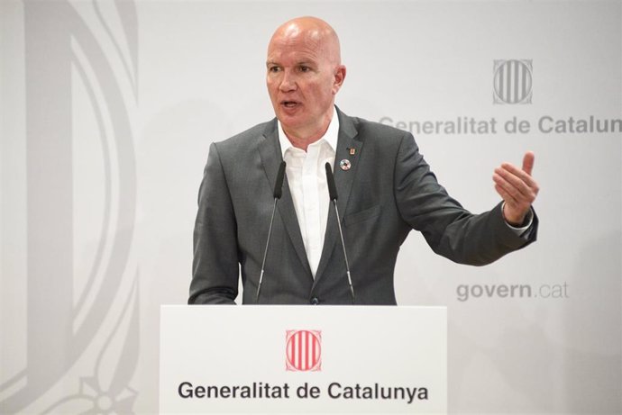 El conseller de Acción Social de la Generalitat, David Mascort, ofrece declaraciones tras la reunión sobre la sequía en Catalunya, en la Consellería de Acción Climática, a 5 de febrero de 2024, en Barcelona