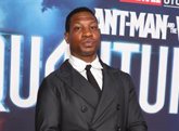 Foto: Jonathan Majors, acusado de abuso físico y emocional por otras dos mujeres