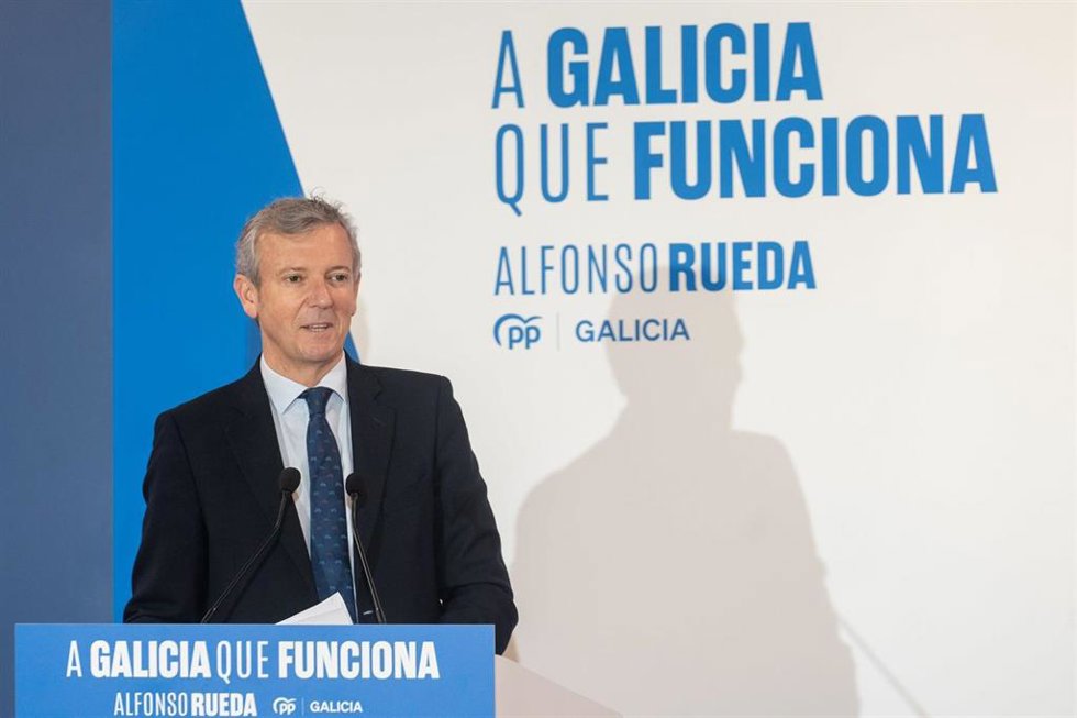 Alfonso Rueda en un desayuno del PP en Pontevedra