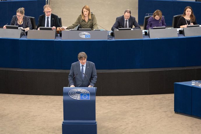 Archivo - El expresidente de la Generalitat Carles Puigdemont comparece ante el Parlamento Europeo, a 13 de diciembre de 2023, en Estrasburgo (Francia). 