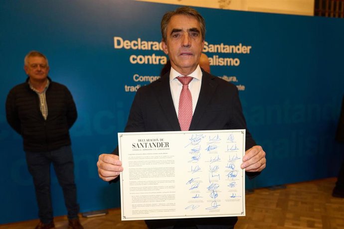 Archivo - El presidente de la fundación Toro de Lidia, Victorino Martín