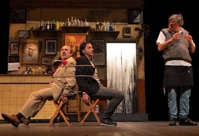 Escena de la obra 'El crimen del Palodú', con la que se inicia la programación de la Red Andaluza de Teatros Públicos.