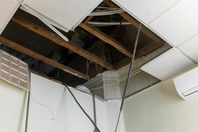 Techo desprendido del despacho de Alcaldía de Guadalajara.