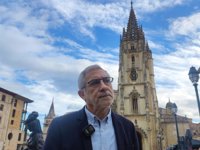 Llamazares (IU) critica que el PP haya licitado la consultoría para la ZBE "en tiempo de descuento"