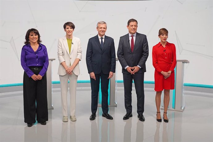 La candidata del BNG a la Presidencia de la Xunta, Ana Pontón, en el debate de la CRTVG junto a los candidatos del PP, Alfonso Rueda; del PSdeG, José Ramón Gómez Besteiro; de Sumar, Marta Lois, y de Podemos, Isabel Faraldo