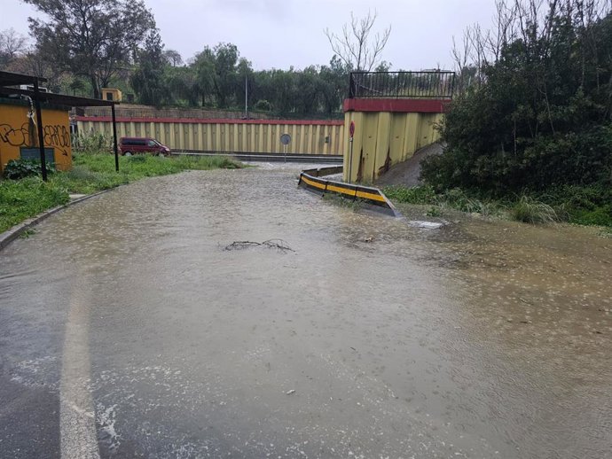 Vial inundado en San Juan de Aznalfarache