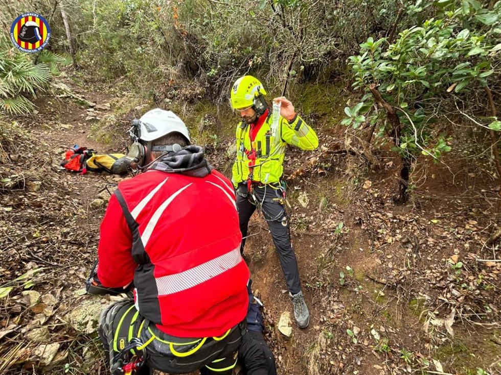 Rescatan en helicóptero a una senderista lesionada en el tobillo en la senda Botnica de la Murta