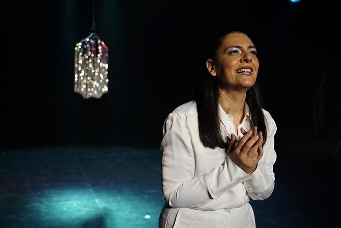 Archivo - La actriz y directora castellonense Begoña Tena protagoniza 'Viva' en el Palau de Congressos de Peníscola