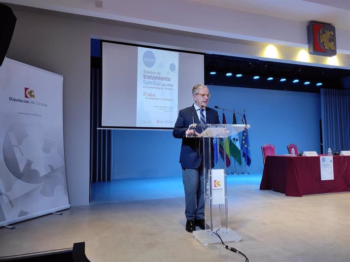 El presidente de la Diputación de Córdoba, Salvador Fuentes, en la celebración del 20º aniversario de los Equipos de Tratamiento Familiar.
