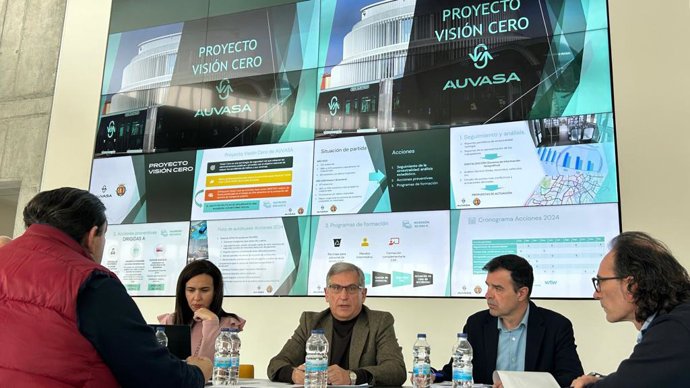 Presentación del proyecto 'Visión Cero' en Auvasa para dotar con sistemas avanzados de asistencia, ADAS, en los autobuses.
