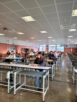 Más de 9.500 candidatos se examinan en Granada para lograr un puesto fijo en el SAS.