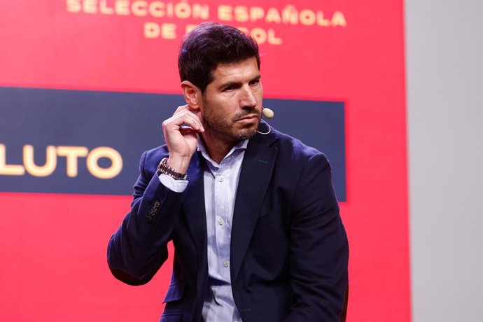 Archivo - Albert Luque attends during the presentation of Luis de la Fuente as new head coach of Spain football team at Ciudad del Futbol on december 12, 2022, in Las Rozas, Madrid, Spain.