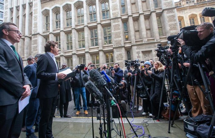 El abogado del príncipe Enrique comparece tras el acuerdo con el Mirror Group Newspapers (MGN)