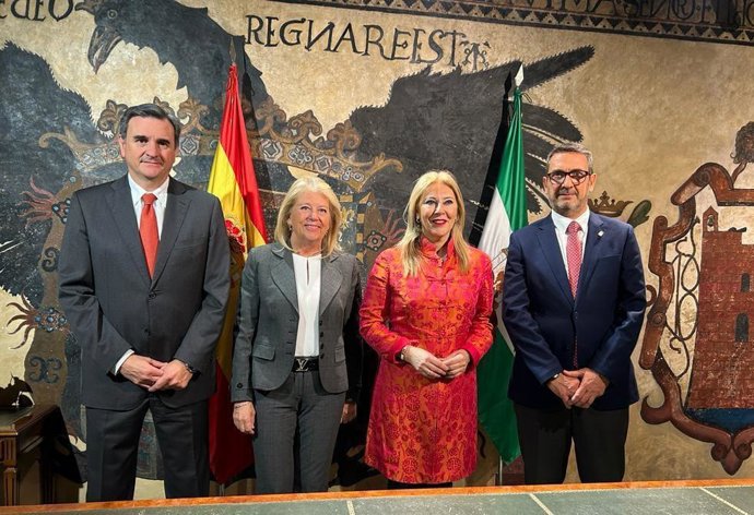 La consejera Carolina España en una visita al Ayuntamiento de Marbella