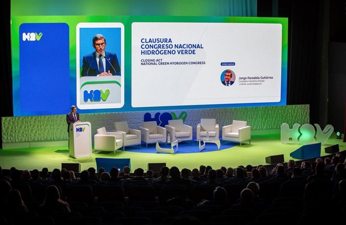 El consejero de Industria, Energía y Minas de la Junta de Andalucía, Jorge Paradela, durante la clausura del I Congreso Nacional de Hidrógeno Verde de Huelva.