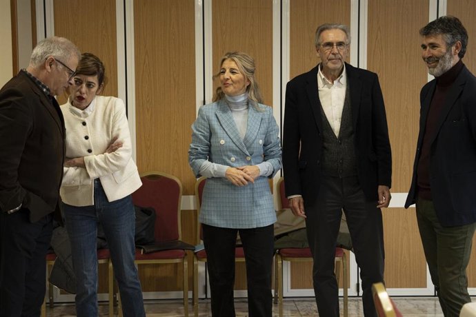 Marta Lois y Yolanda Díaz este viernes en Vigo. 