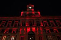 La Real Casa de Correos se ilumina de rojo para dar la bienvenida al Año Nuevo Chino