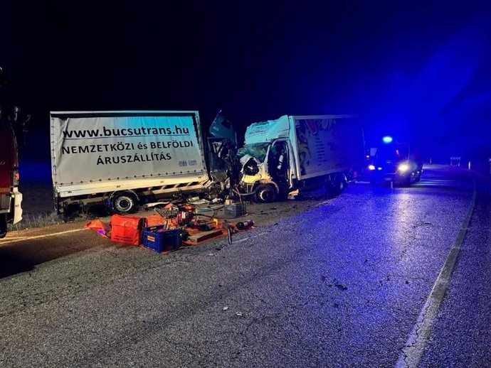 Imagen de la colisión entre dos camiones en Soria