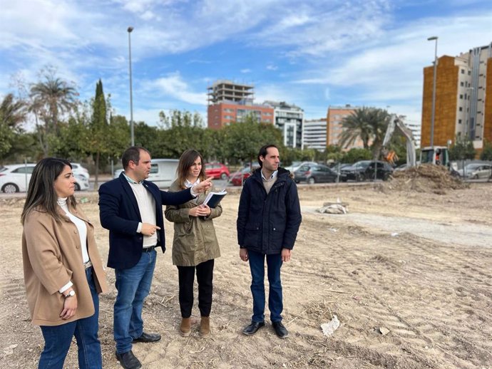 La vicealcaldesa Rebeca Pérez ha visitado los solares en los que actúa el Ayuntamiento