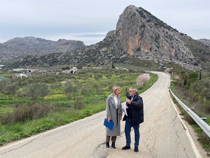 La Diputación destinará 411.000 euros a la primera fase del arreglo de la carretera de acceso a Montejaque .