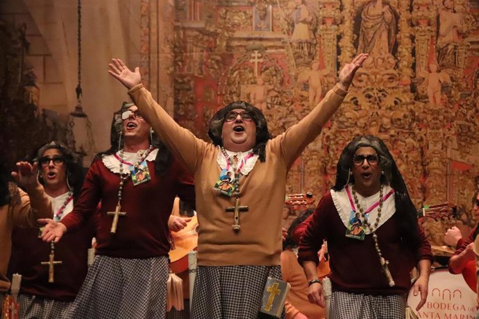 Actuación de 'Los Mirinda' en la final del Concurso Oficial de Murgas de Badajoz