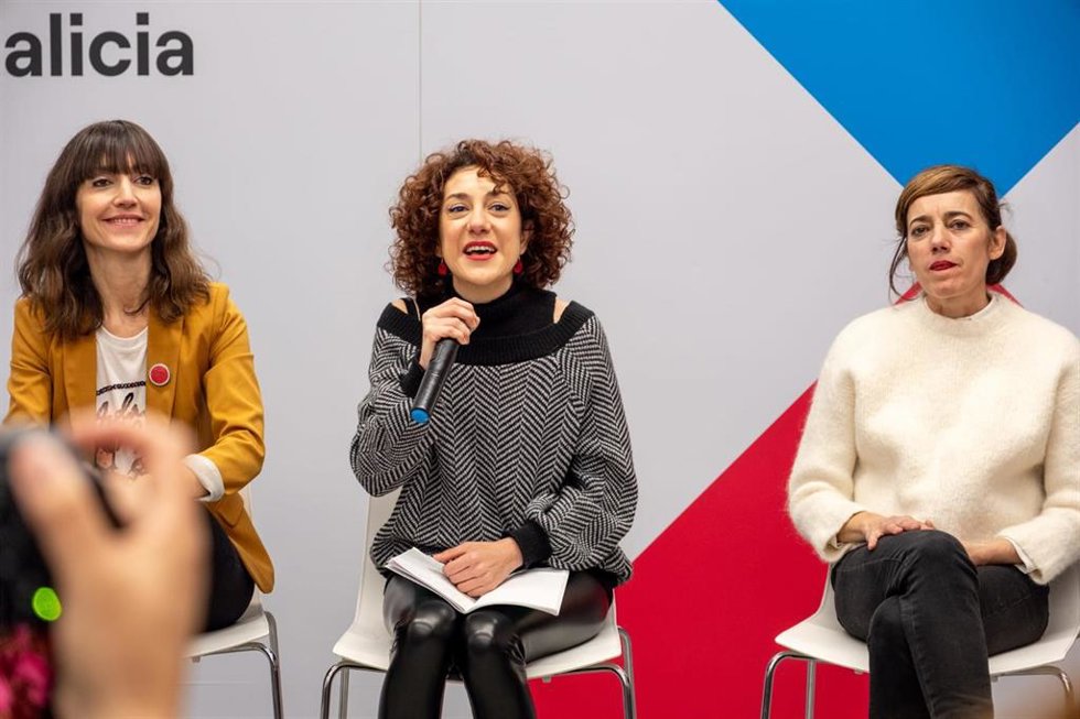 Marta Lois reivindica la importancia del voto de las mujeres, que serán "decisivas" para el "cambio político histórico". El acto cuenta también con Aina Vidal