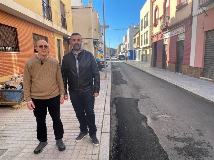 Vox Córdoba critica el estado actual de la calle Colombia, situada en Huerta de la Reina.