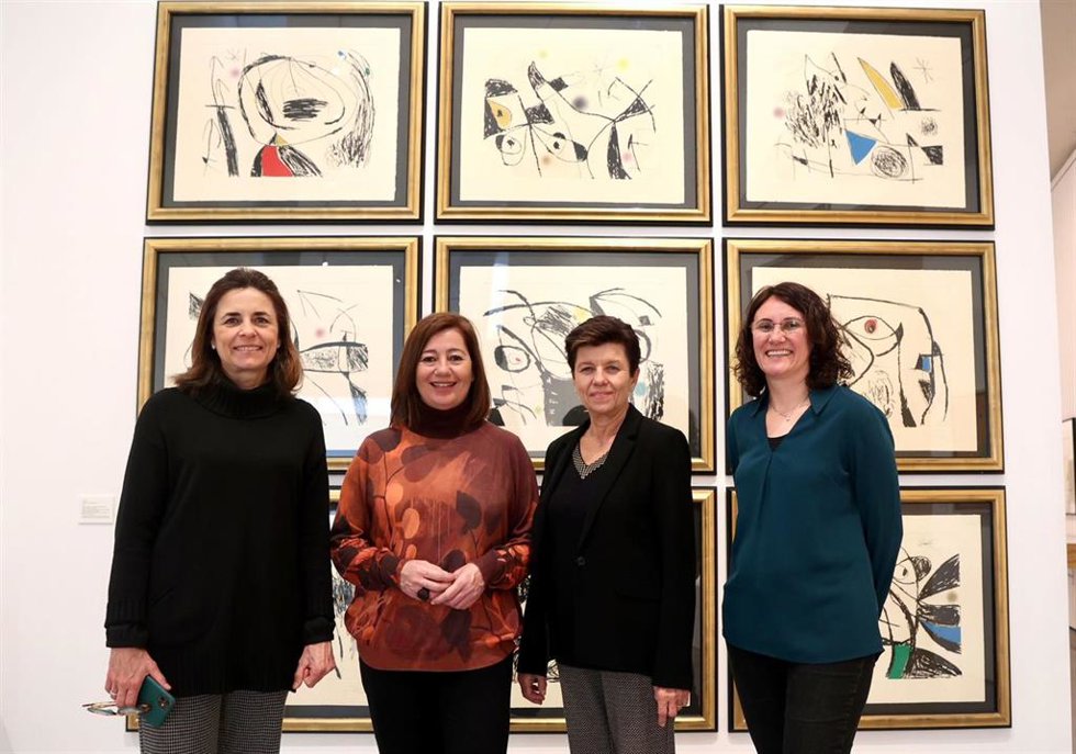La presidenta del Congreso y secretaria general del PSIB-PSOE visita Es Baluard con motivo de su 20 aniversario