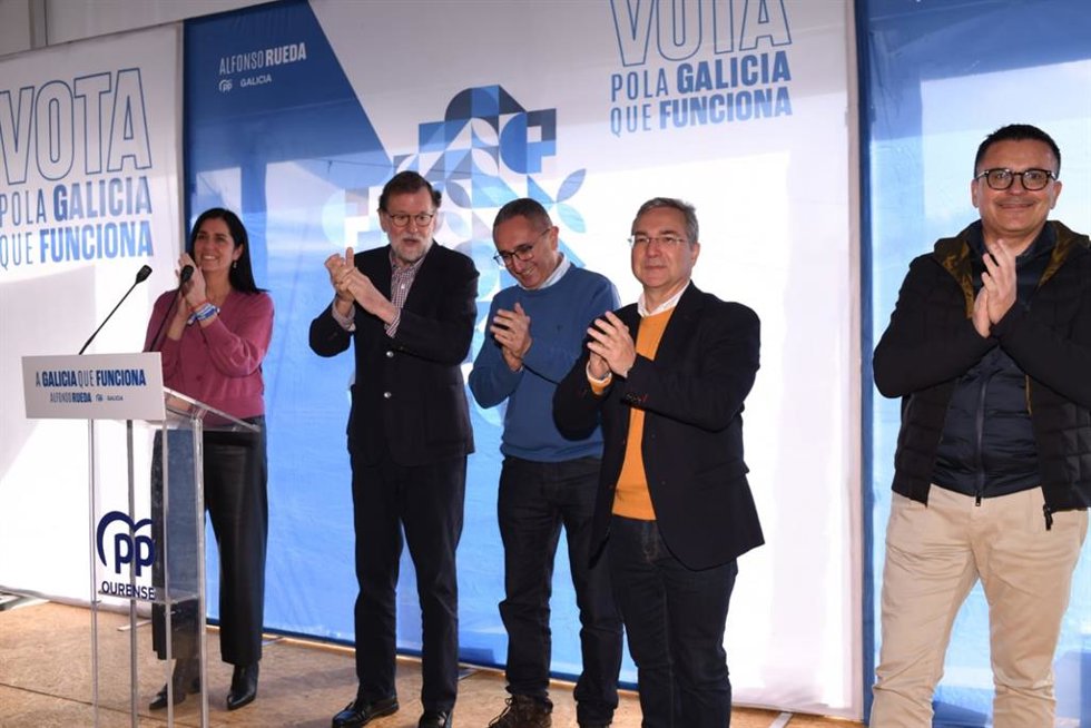 Rajoy y otros dirigentes del PP participan en una comida mitin en O Carballiño.