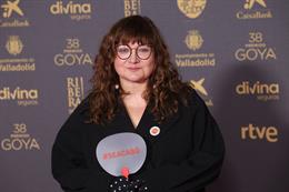 La directora Isabel Coixet posa en la alfombra rosa previa a la gala de la 38 edición de los Premios Goya, en el Auditorio Feria de Valladolid, a 10 de febrero de 2024, en Valladolid, Castilla y León (España). La Academia celebra la calidad del cine españ