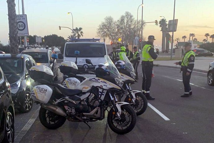 La Policía Local efectúa un control de vehículos y conductores en Palma