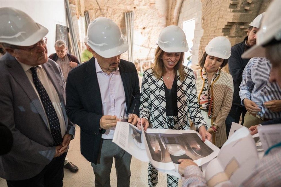 Archivo - Visita a las obras de rehabilitación de la iglesia de San Andrés, en imagen de archivo