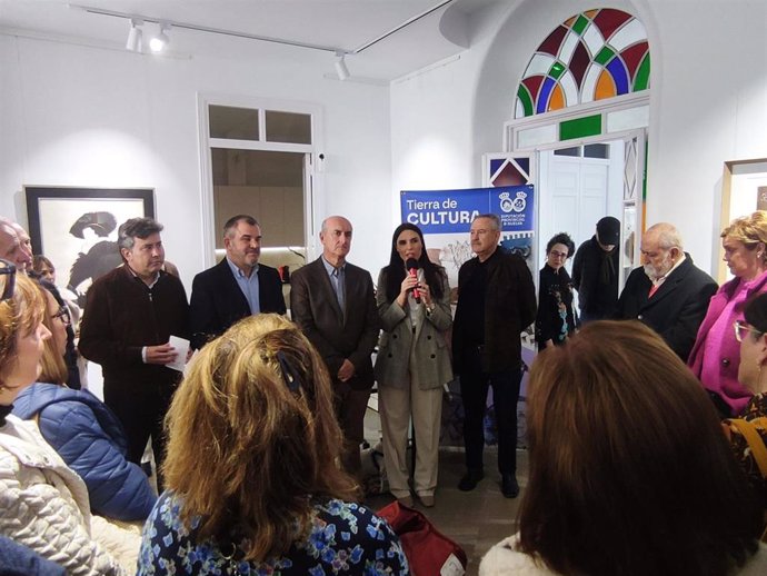 Los grandes maestros del arte contemporáneo español se reúnen en Lepe gracias a la iniciativa de la John Holland Gallery que, de la mano de la Diputación Provincial de Huelva, acoge hasta el 6 de abril la exposición 'De Picasso a Antonio López'.