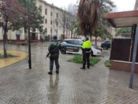 A disposición judicial este lunes en Sevilla un familiar de María del Monte y otros detenidos por robos en viviendas