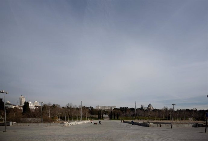 Vista de las inmediaciones del Puente del Rey, a 5 de febrero de 2024, en Madrid (España). El Puente del Rey, ubicado en Madrid Río, acogerá el próximo 18 de febrero la 'mascletà' que celebra la capital, la primera vez que se lleva a cabo fuera de la Comu