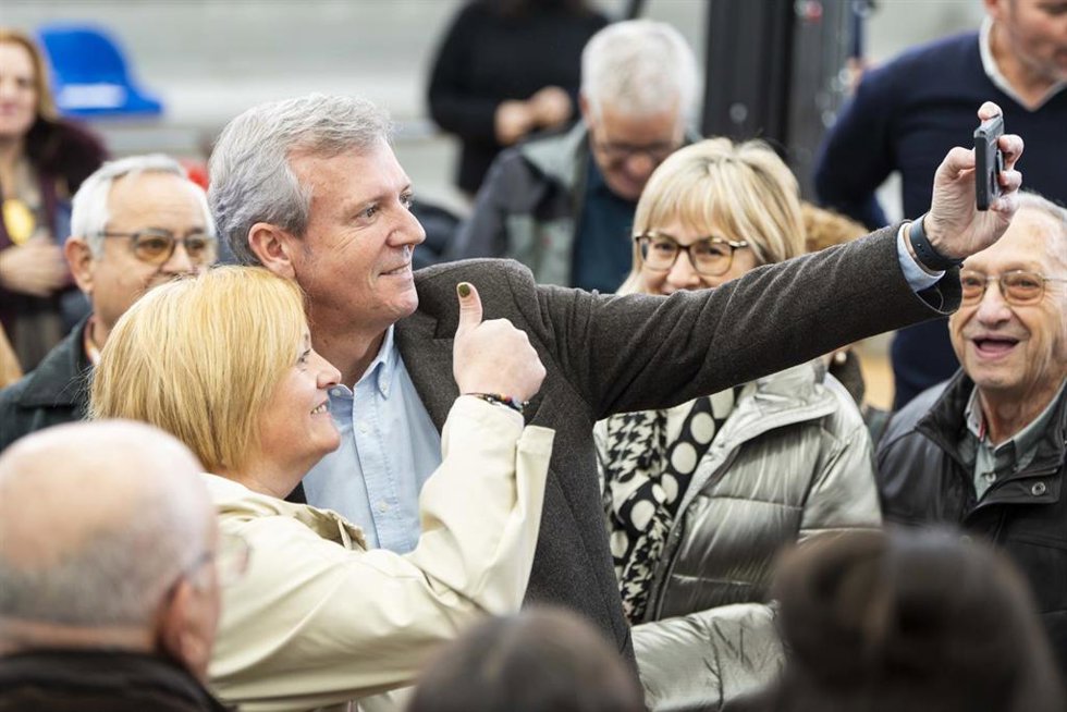 Rueda participa en un acto político en A Estrada.