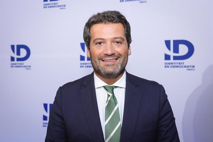 Archivo - André Ventura a meeting called Ons Europa organised by Identiteit en Democratie (ID), the European party which include Belgian Vlaams Belang, French Rassemblement National..., in Antwerp, on the day of the start of an European top, Thursday 23