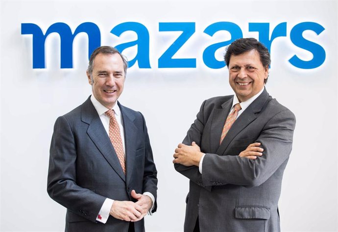 El socio responsable de Legal de Mazars en España, Gastún Durand, y el nuevo asesor de la consultora, Luis Porras.