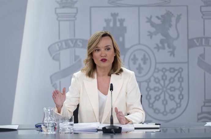 La ministra Portavoz, Pilar Alegría, durante una rueda de prensa posterior al Consejo de Ministros, en el Palacio de la Moncloa, a 6 de febrero de 2024, en Madrid (España). El Consejo de Ministros ha aprobado hoy la subida del salario mínimo interprofesio