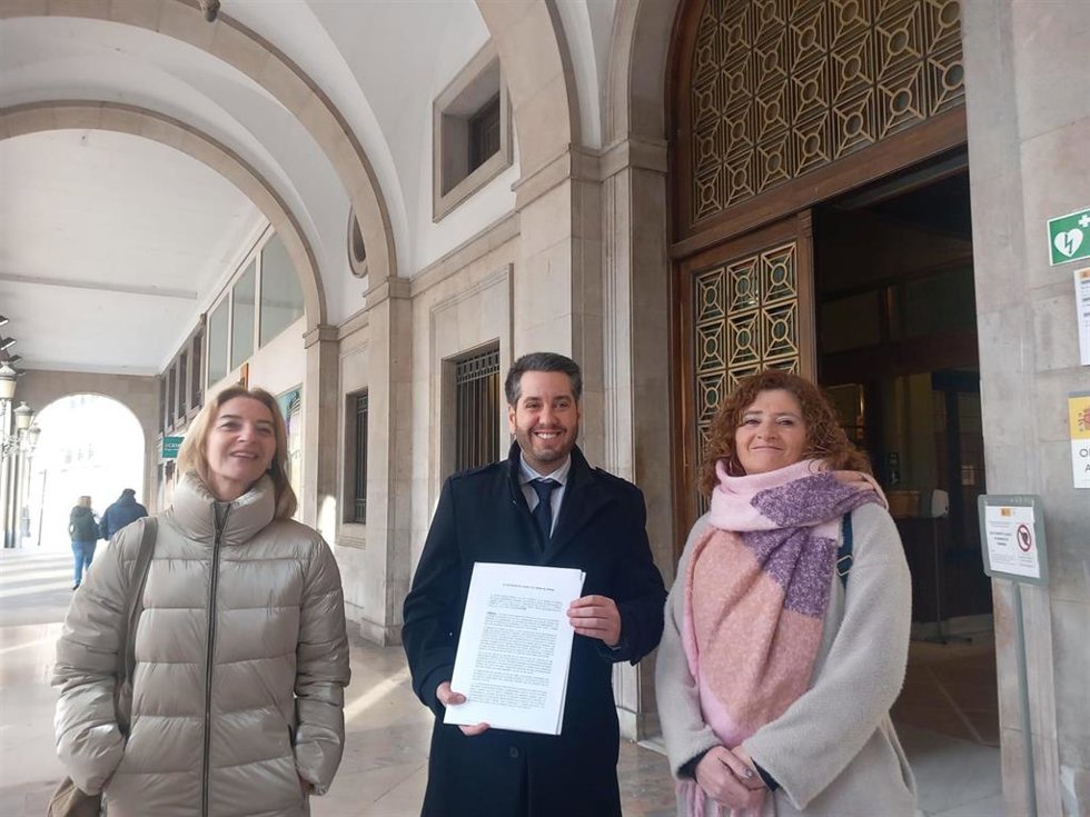 Los socialistas, María Somalo, Javier García y Ana Victoria del Vigo