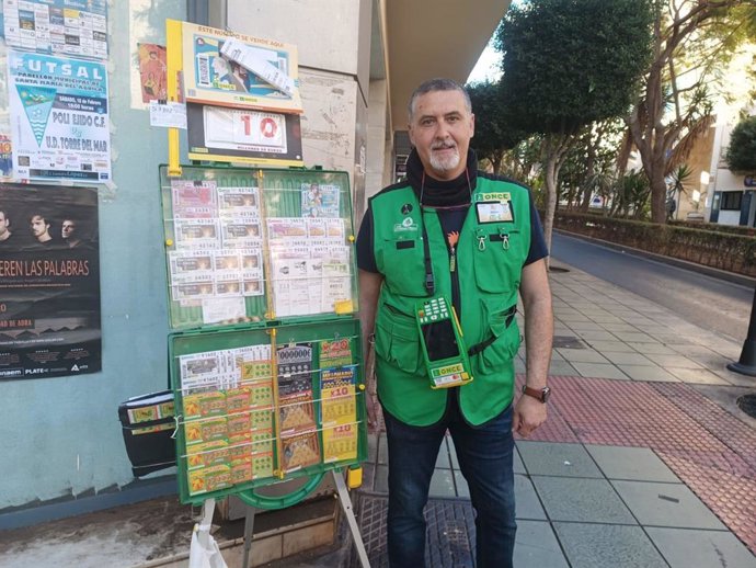 El vendedor de la ONCE en El Ejido (Almería), Jesús Sampedro