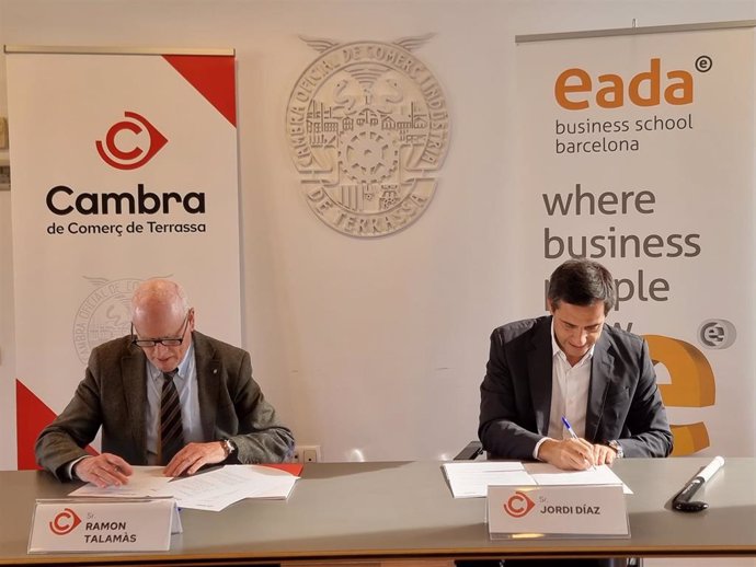 Firma del acuerdo entre la Cámara de Terrassa y Eada sobre formación en transformación digital