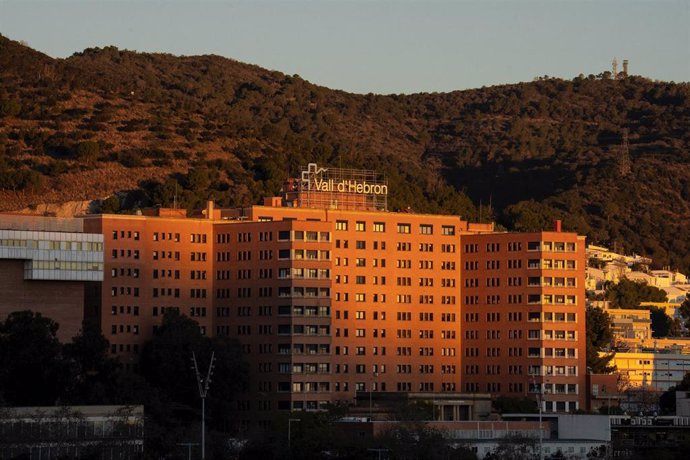 Fachada del Hospital de la Vall d’Hebron, a 26 de enero de 2024, en Barcelona, Catalunya (España). El Hospital Universitario Vall d Hebrón es un centro sanitario de titularidad pública, administrado por el Servicio Catalán de Salud.