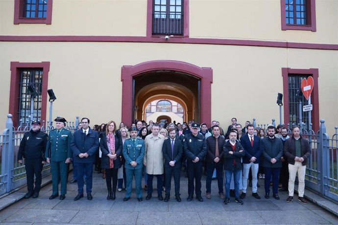 Minuto de silencio en la Diputación de Sevilla por los guardias civiles fallecidos en Barbate víctimas de una narcolancha